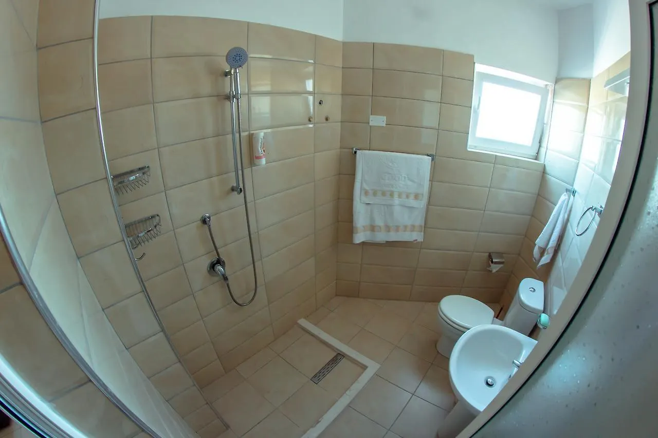 Kompleksi Muja Hotel Velipoje