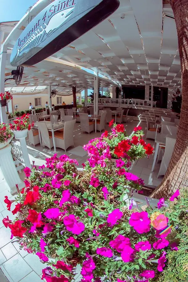 Kompleksi Muja Hotel Velipoje